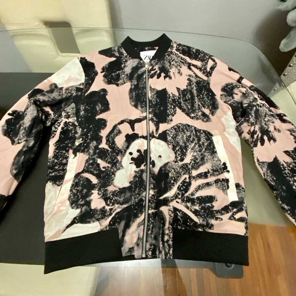 Men’s jacket & pants suit.. Hot Piece 🔥 jacket Large, pants 34 (slim fit)